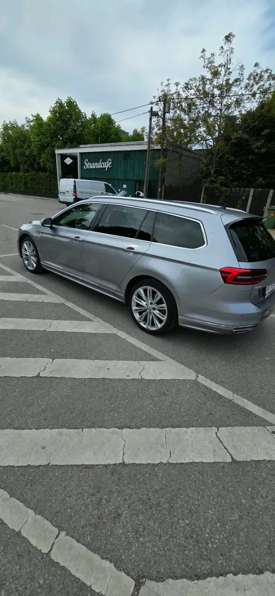 Volkswagen Passat 2018 photo 2