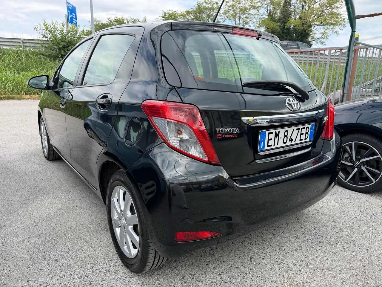 Toyota Yaris 2012 photo 4