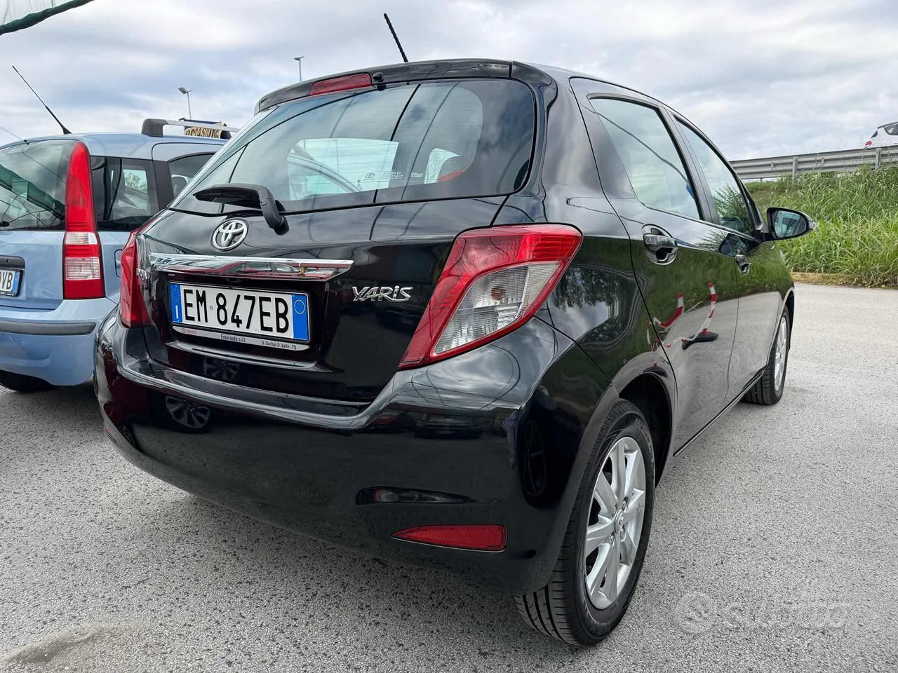 Toyota Yaris 2012 photo 3