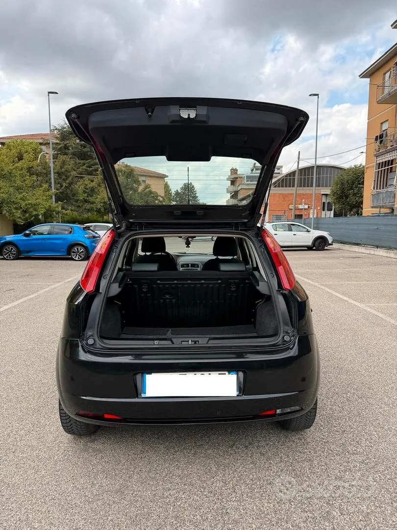 Fiat Grande Punto 2009 photo 5