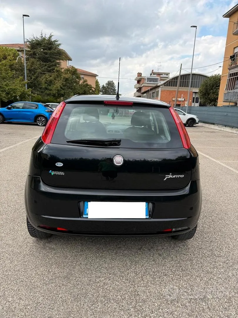 Fiat Grande Punto 2009 photo 3