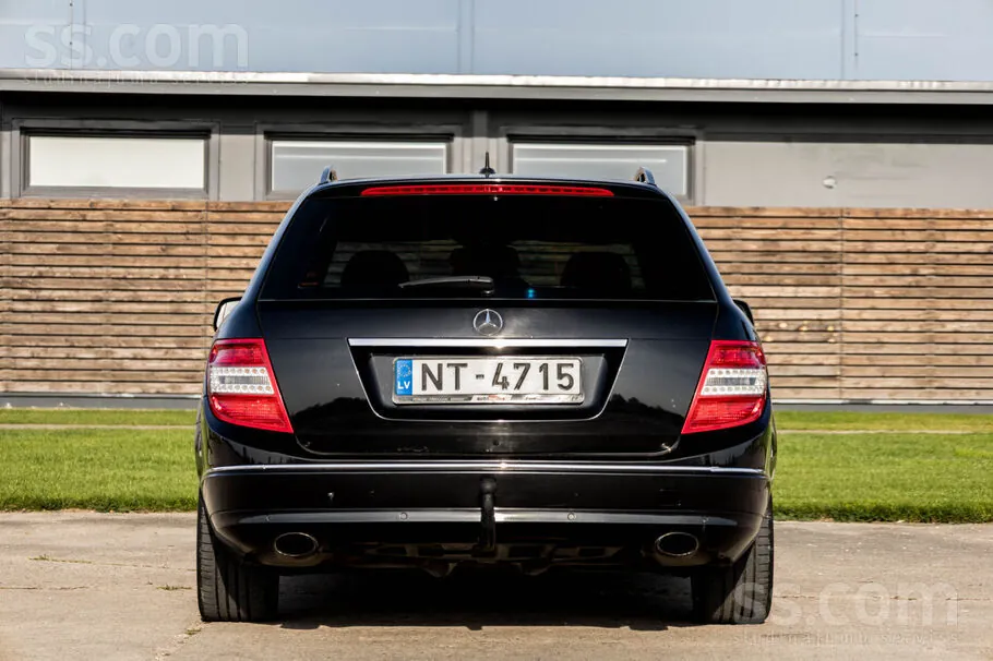 Mercedes-Benz C320 2008 photo 5