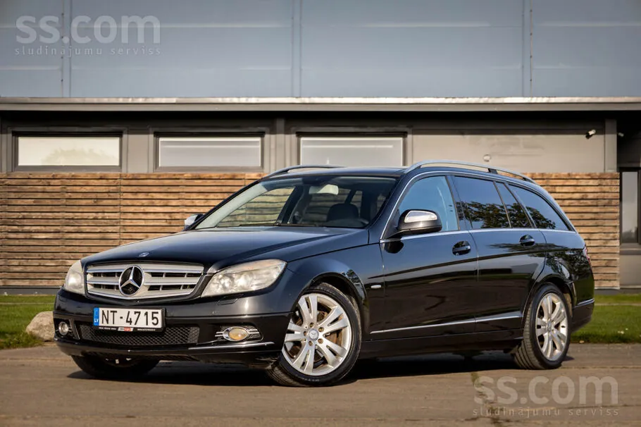 Mercedes-Benz C320