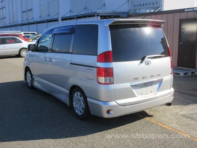 Toyota Noah X 2007 photo 3