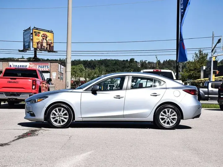 Mazda Mazda3 2018 photo 4