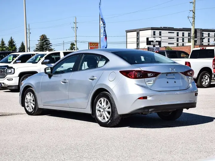 Mazda Mazda3 2018 photo 5