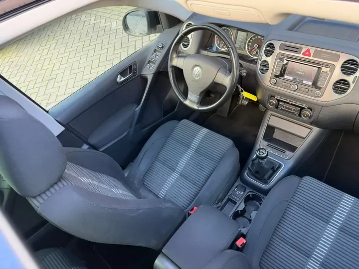 Volkswagen Tiguan 2010 photo 3