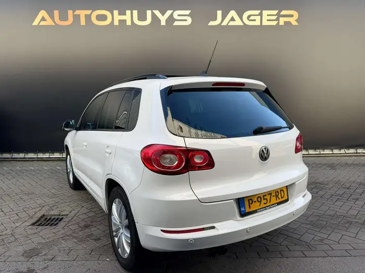 Volkswagen Tiguan 2010 photo 2
