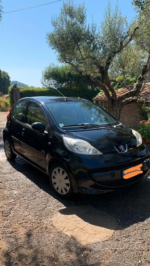 Peugeot 107 2008 photo 2