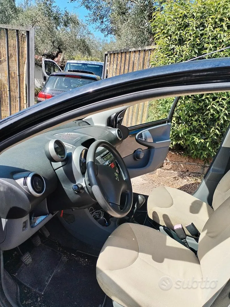 Peugeot 107 2008 photo 4