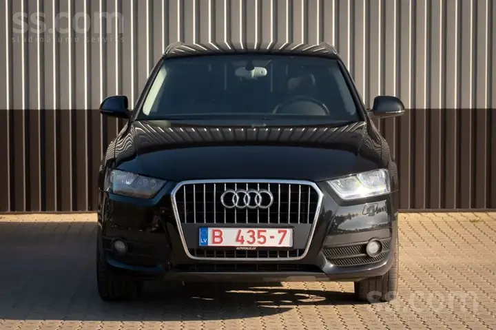 Audi Q3 2012 photo 2