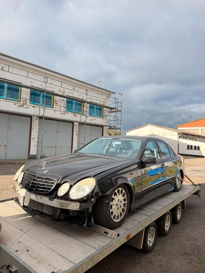 Mercedes-Benz E320