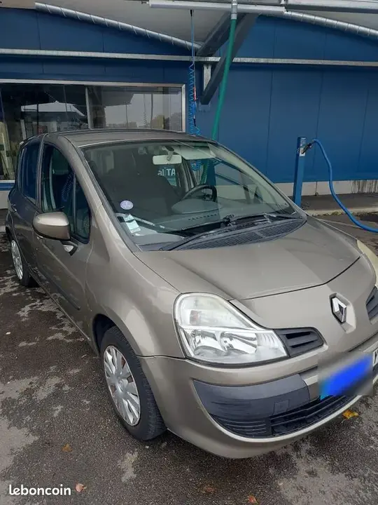 Renault Modus 2011 photo 2