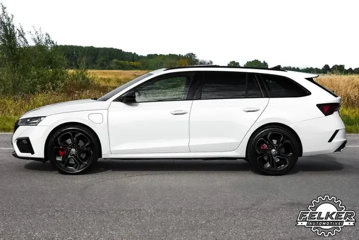 Skoda Octavia 2021 photo 2