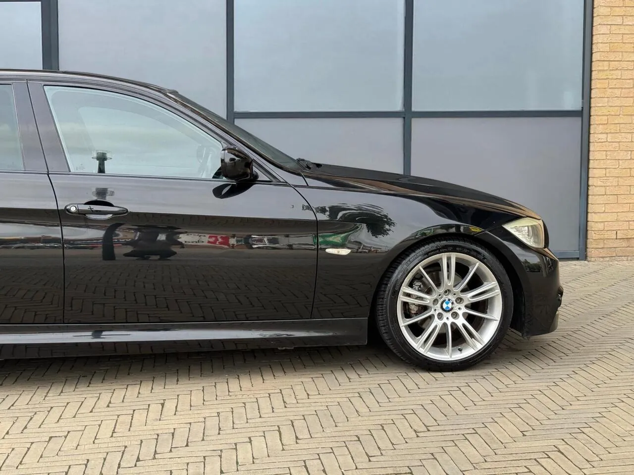BMW 3 Series 2010 photo 5