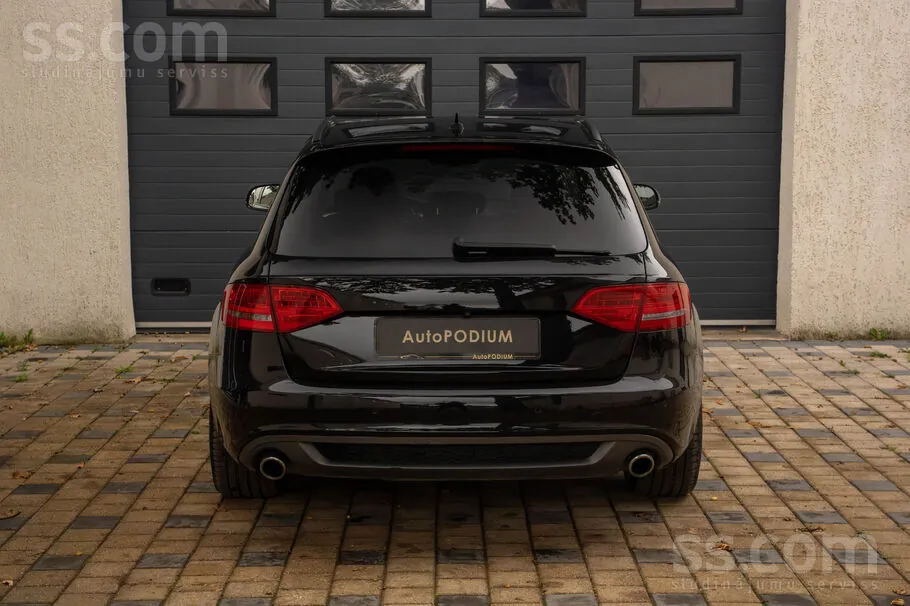 Audi A4 2010 photo 4