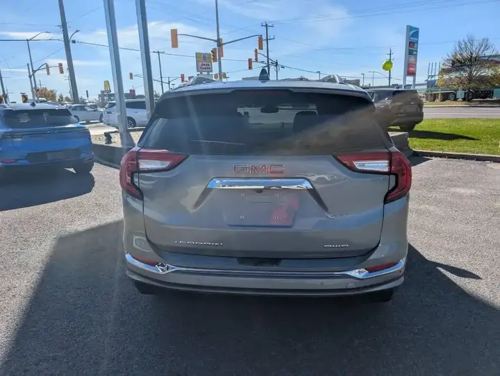 GMC Terrain 2023 photo 4