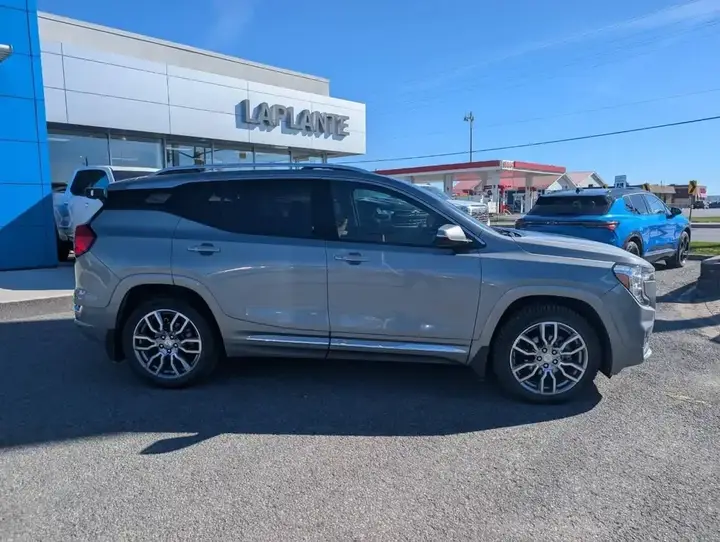 GMC Terrain 2023 photo 2
