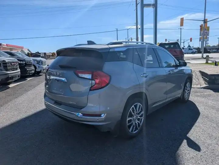 GMC Terrain 2023 photo 3