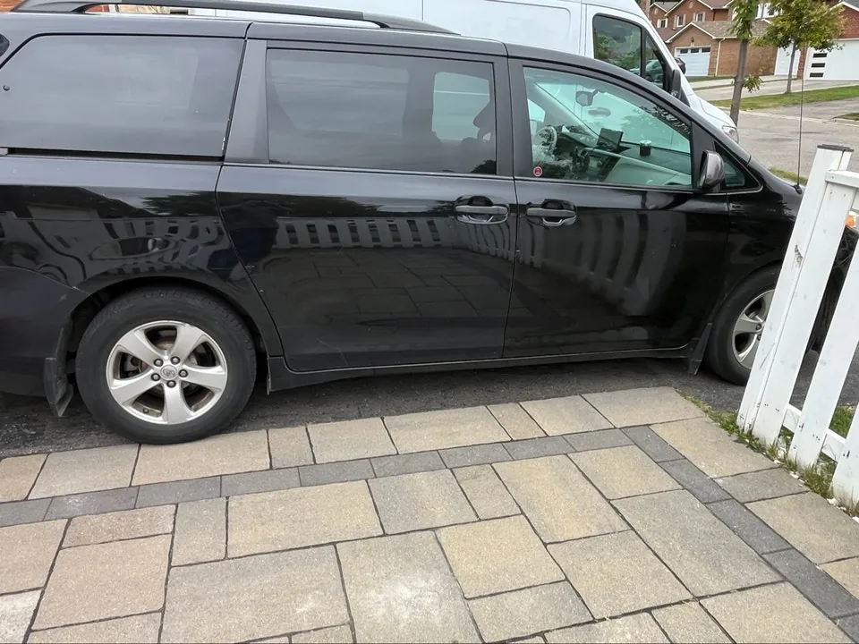 Toyota Sienna 2014 photo 4