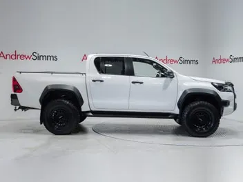 Toyota Hilux 2023 photo 4