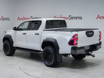 Toyota Hilux 2023 photo 3