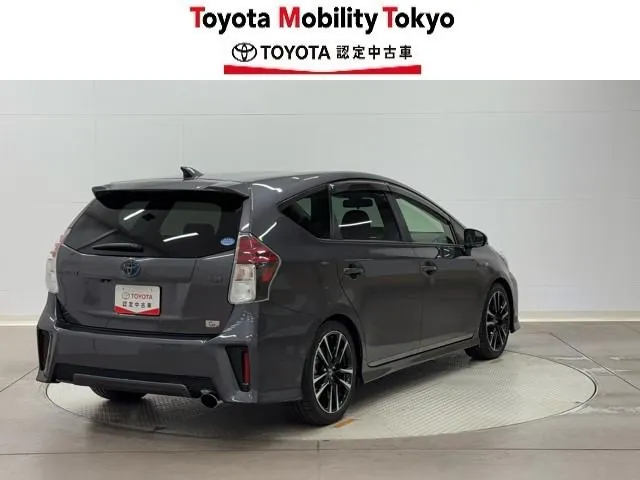 Toyota Priusα 2017 photo 2