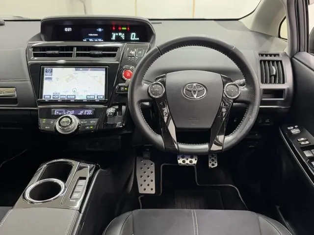 Toyota Priusα 2017 photo 4