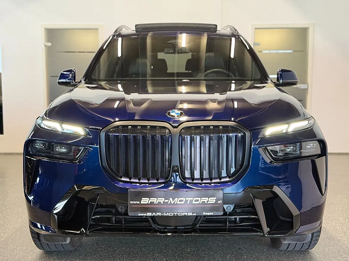 BMW X7 2024 photo 2