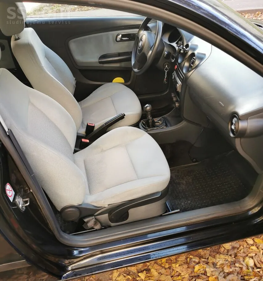 Seat Ibiza 2003 photo 5