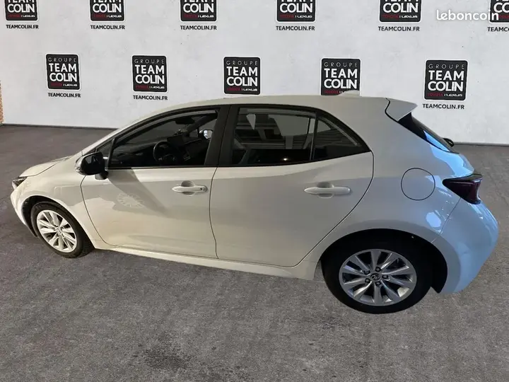 Toyota Corolla 2023 photo 2
