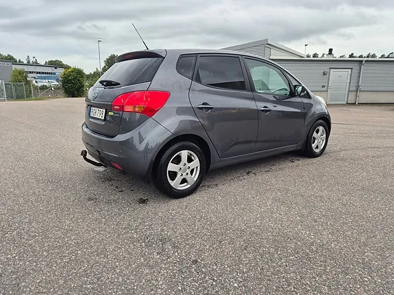 Kia Venga 2010 photo 2