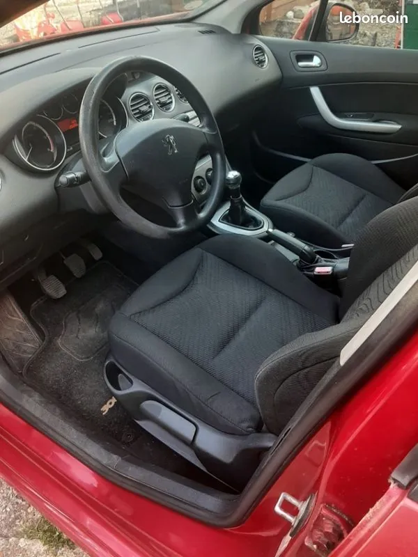 Peugeot 308 2008 photo 3