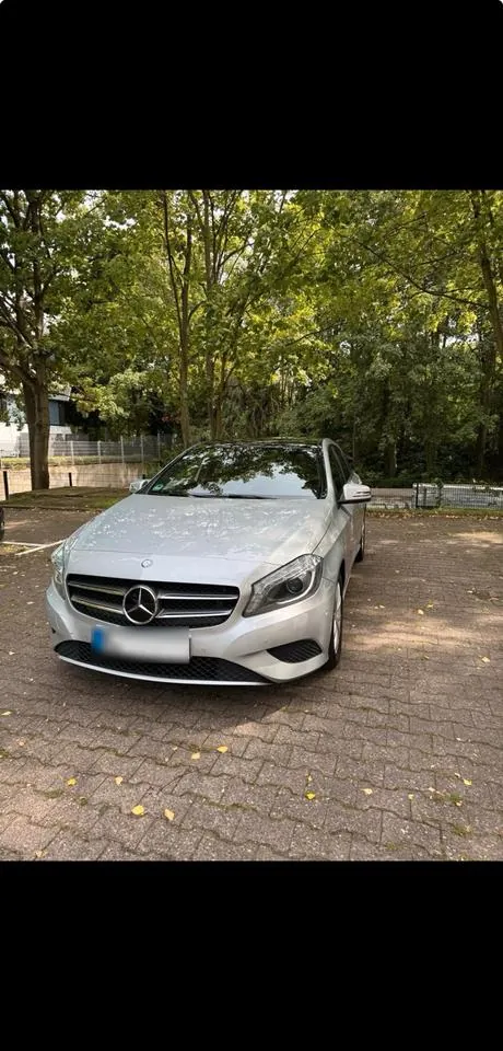 Mercedes-Benz A180