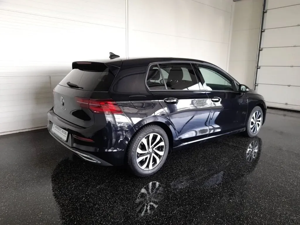 Volkswagen Golf 2022 photo 2