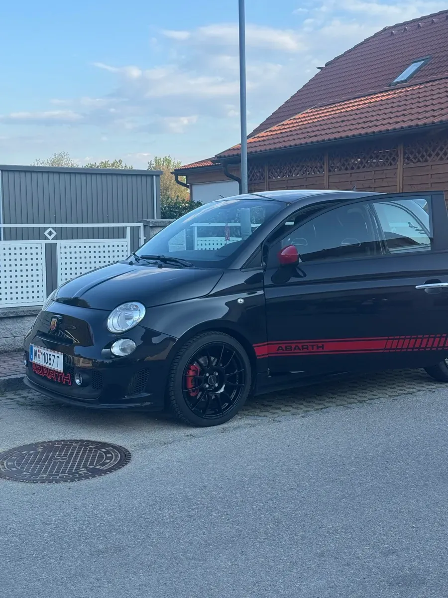 Abarth 500 2010 photo 3