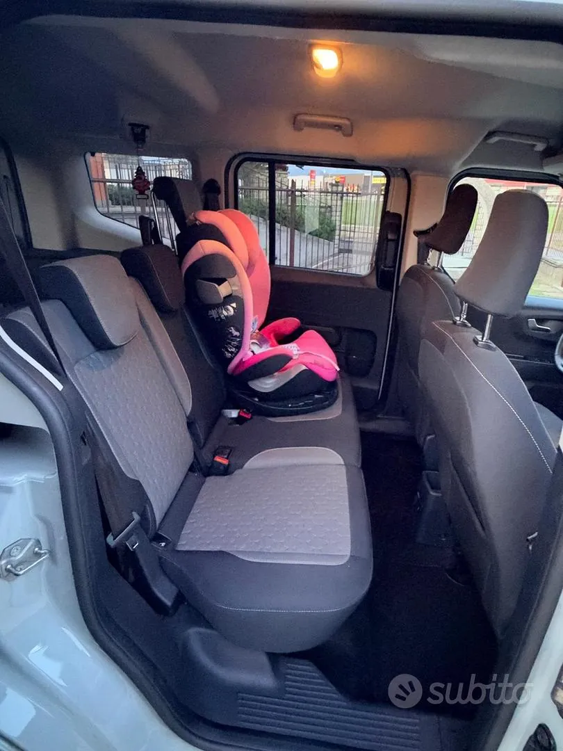 Ford Tourneo Courier 2025 photo 5