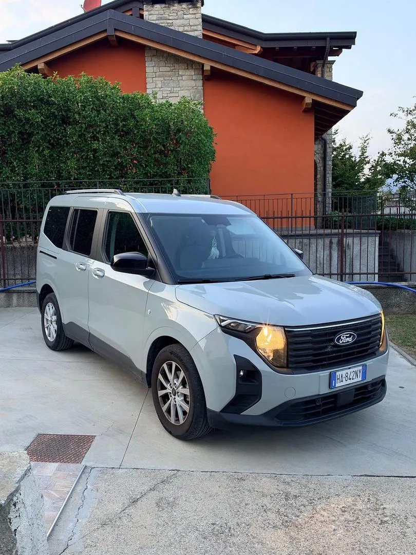 Ford Tourneo Courier 2025 photo 2