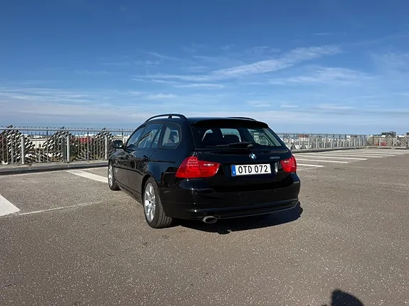 BMW 320I 2009 photo 4