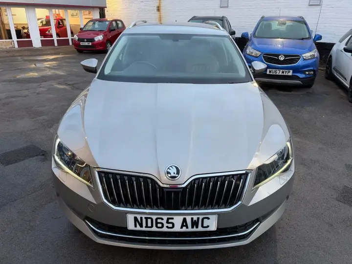 Skoda Superb 2015 photo 2