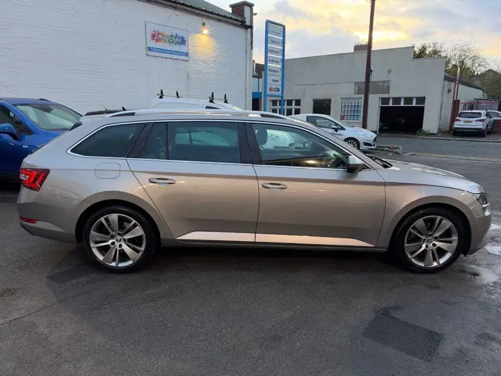 Skoda Superb 2015 photo 5