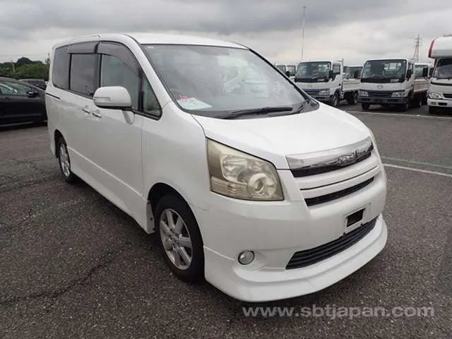 Toyota Noah G Edition