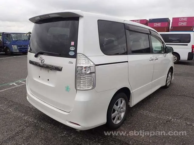 Toyota Noah G Edition 2009 photo 4