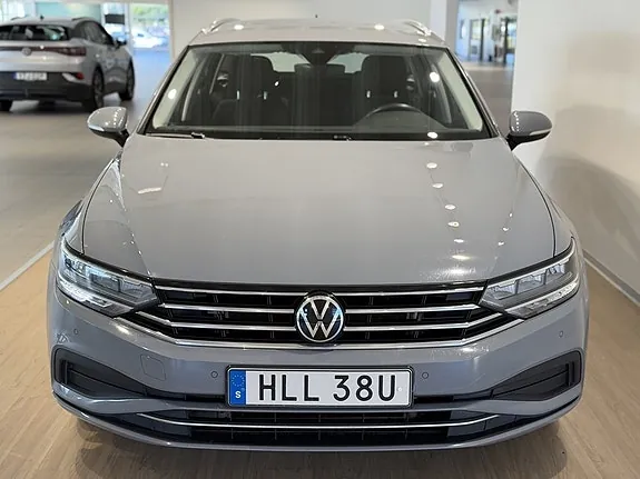 Volkswagen Passat 2022 photo 3