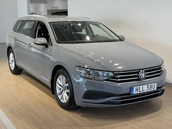 Volkswagen Passat 2022 photo 2