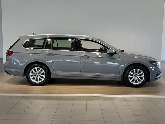 Volkswagen Passat 2022 photo 4