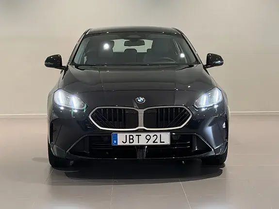 BMW 120 2026 photo 2