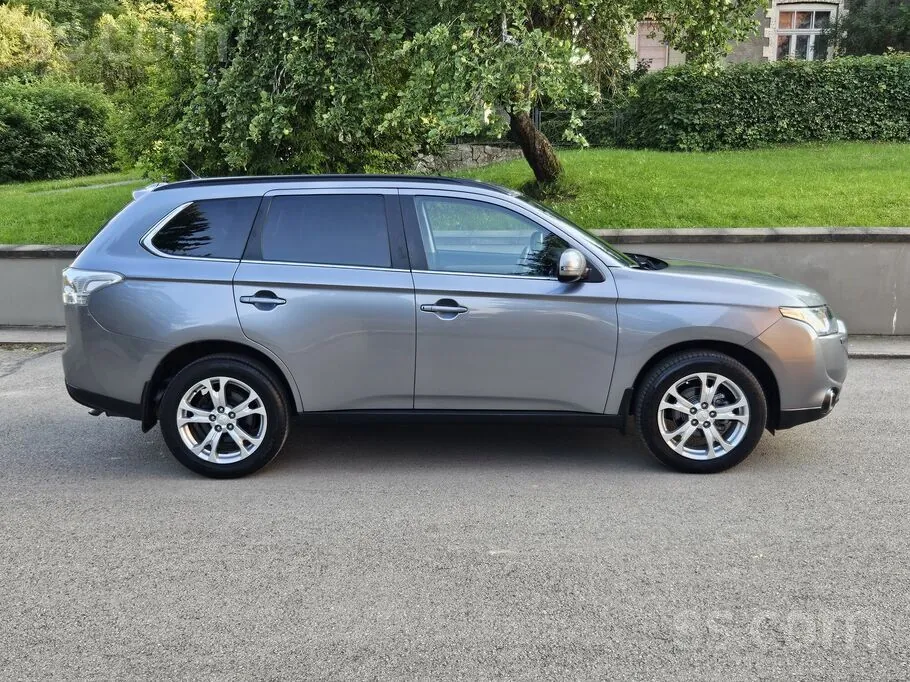 Mitsubishi Outlander 2013 photo 4