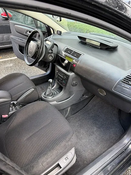 Citroen C4 2009 photo 2