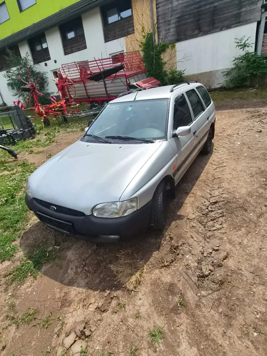 Ford Escort 1996 photo 3